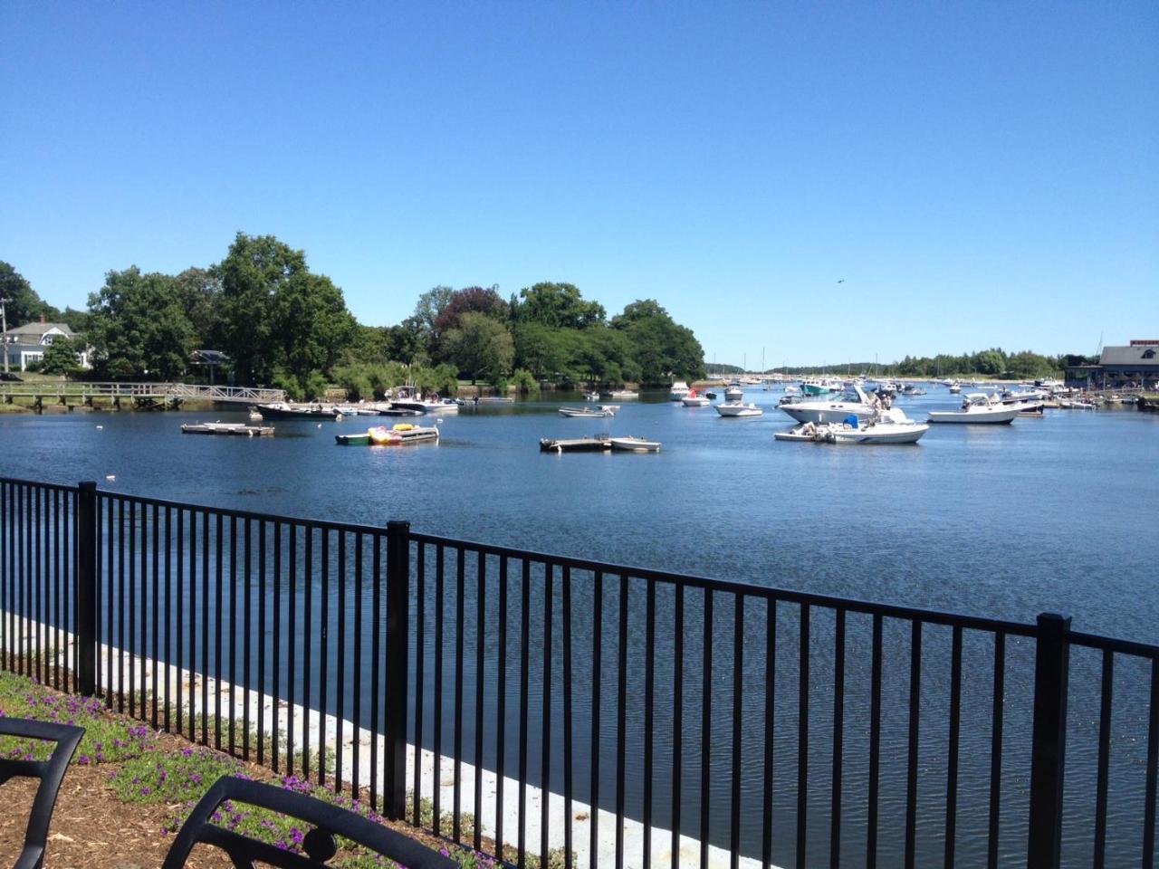 Cohasset Harbor Inn エクステリア 写真
