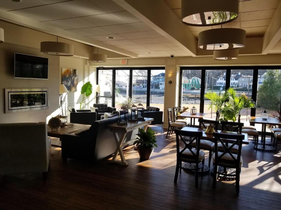 Cohasset Harbor Inn エクステリア 写真